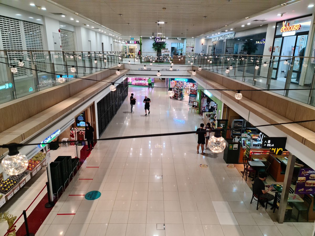 West Coast Plaza Al\u0131\u015fveri\u015f Merkezi - \u0633\u0646\u063a\u0627\u0641\u0648\u0631\u0629: \u00c7al\u0131\u015fma saatleri, Faaliyetler, Ziyaret\u00e7i yorumlar\u0131