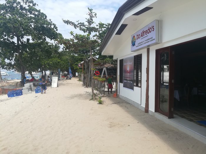 Da Alfredo's Restaurant Malapascua Island Working hours, Activities