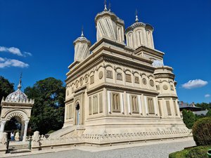 صومعه Curtea de Arges